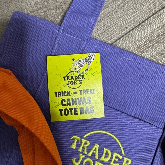 NWT - Trader Joe's Set of 4 Trick or Treat Canvas Tote Bag - - Picture 9 of 10